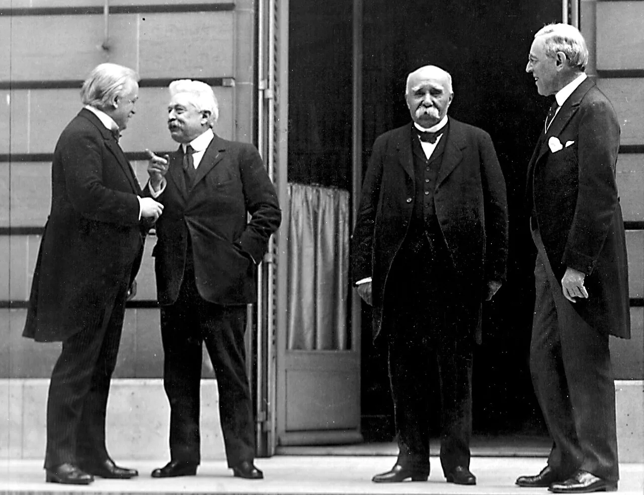 Lloyd George, Orlando, Clemenceau a Wilson společně v Paříži