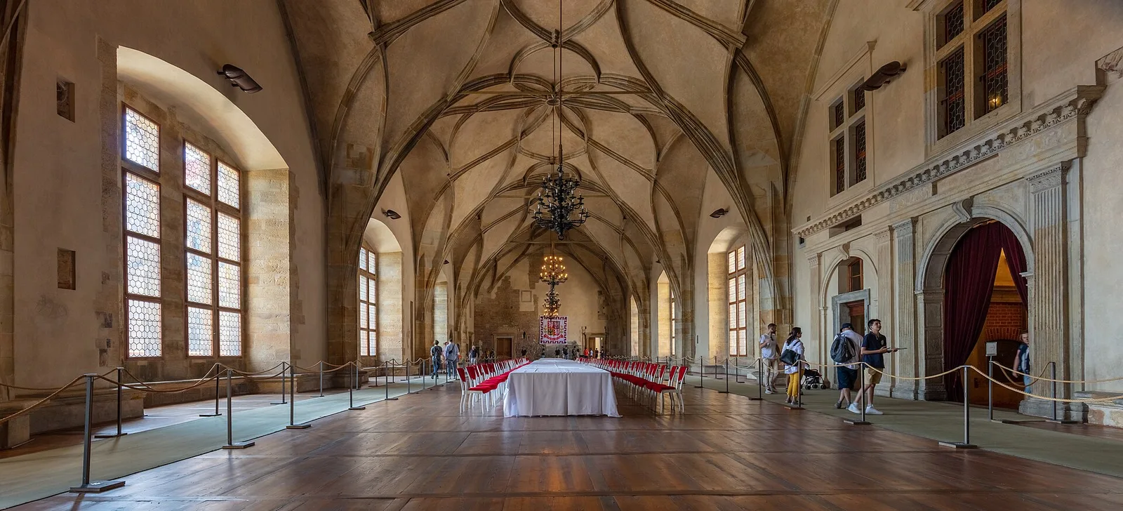 Vladislavský sál s pozdně gotickou krouženou klenbou